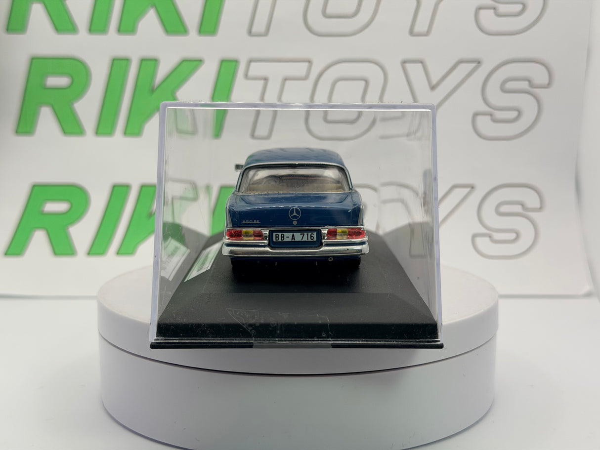 Mercedes Benz 220 SE W111 Edicola 1/43 Blu 1959