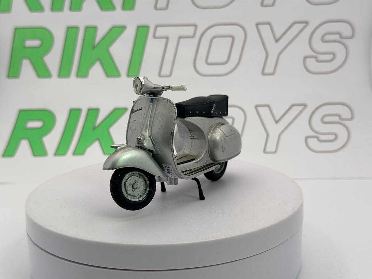 Piaggio Vespa 150 GS Maisto 1/24 Argento 1953