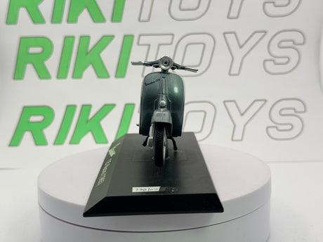 Piaggio Vespa 125 Nuova Maisto 1/24 Grigio 1965