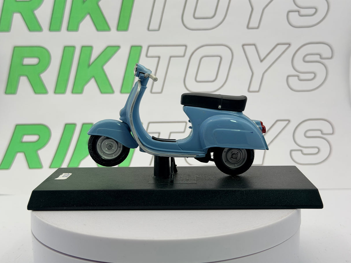Piaggio Vespa 90 Maisto 1/24 Azzurro 1963