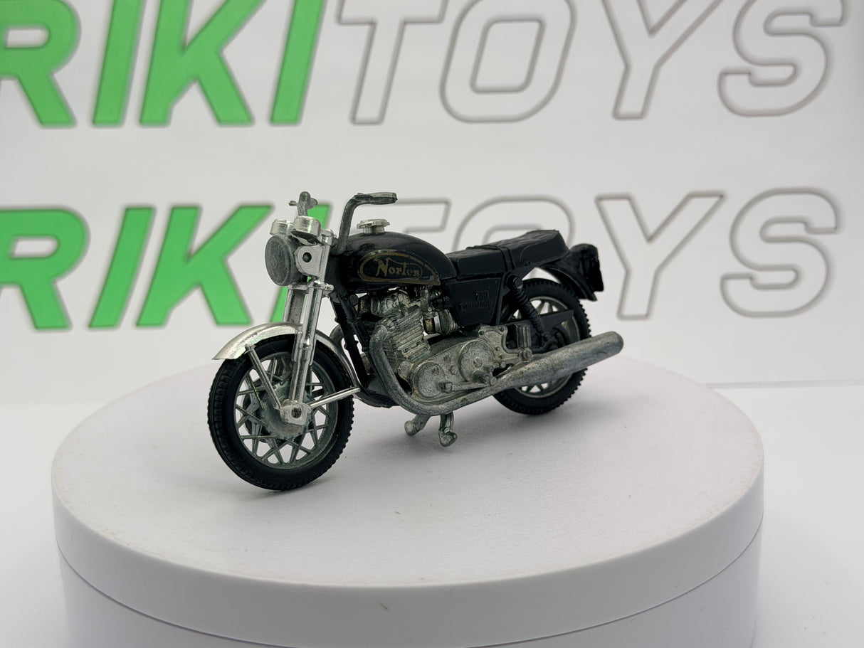 Norton 750 Commando Polistil 1/24 Nero