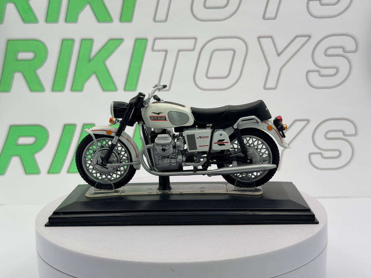 Moto Guzzi V7 Special Starline 1/24 Bianco