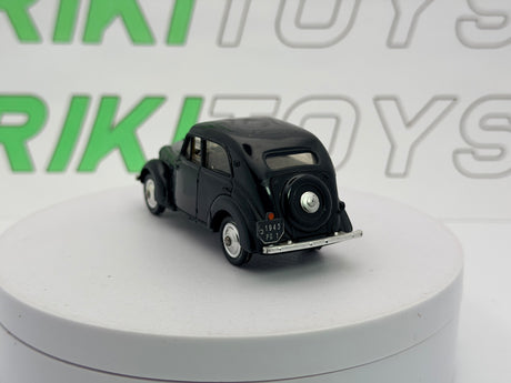 Renault Juvaquatre Norev PL 1/43 Nero