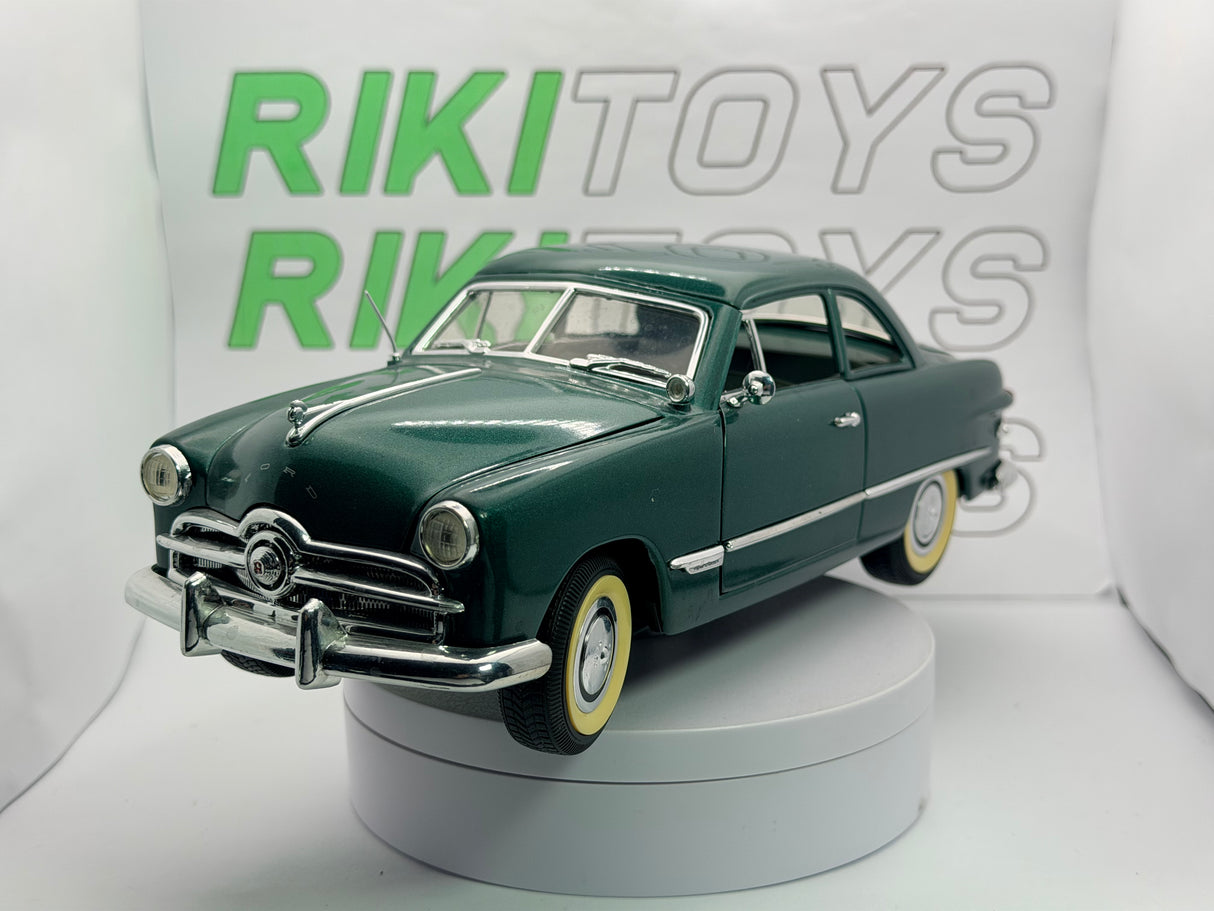Ford 1949 Solido 1/18 Verde 1949
