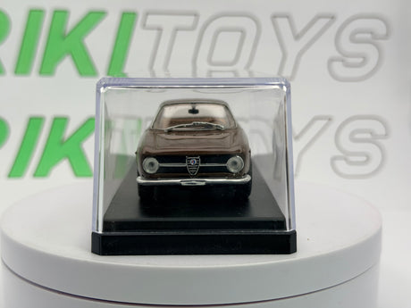 Alfa Romeo Giulia GT Junior Solido 1/43 Marrone 1971