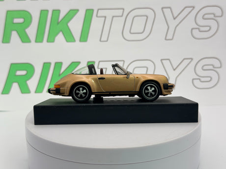 Porsche 911 SC Targa Edicola 1/43 Oro  1982