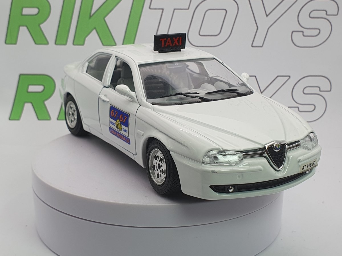 Alfa Romeo 156 Taxi Burago 1/24 Bianco 1997 - RikiToys - Burago