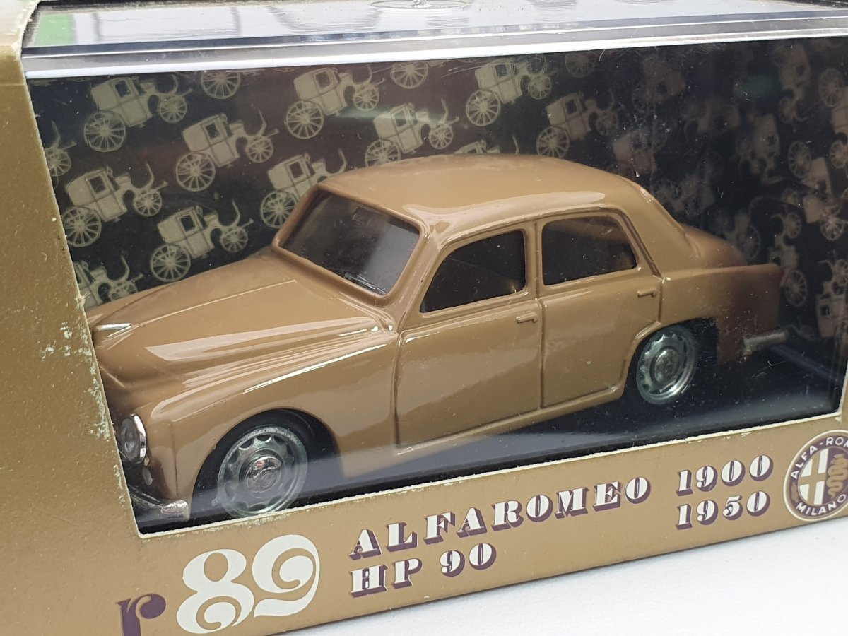 Alfa Romeo 1900 Berlina Brumm 1/43 Marrone 1950 - RikiToys - Brumm