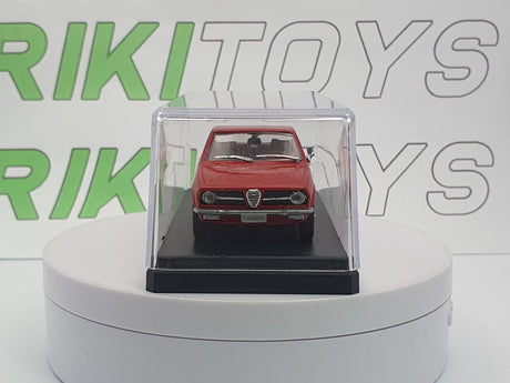 Alfa Romeo Alfetta berlina 1600 Edicola 1/43 Rosso 1974 - RikiToys - Edicola