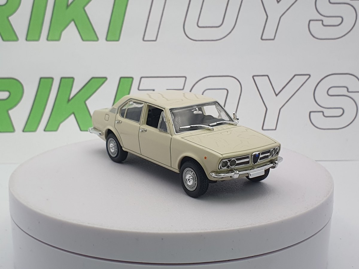 Alfa Romeo Alfetta berlina Norev 1/43 Bianco 1972 - RikiToys - Norev