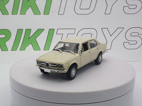 Alfa Romeo Alfetta berlina Norev 1/43 Bianco 1972 - RikiToys - Norev
