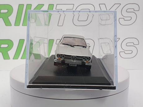 Alfa Romeo Alfetta GTV Edicola 1/43 Argento 1976 - RikiToys - Edicola