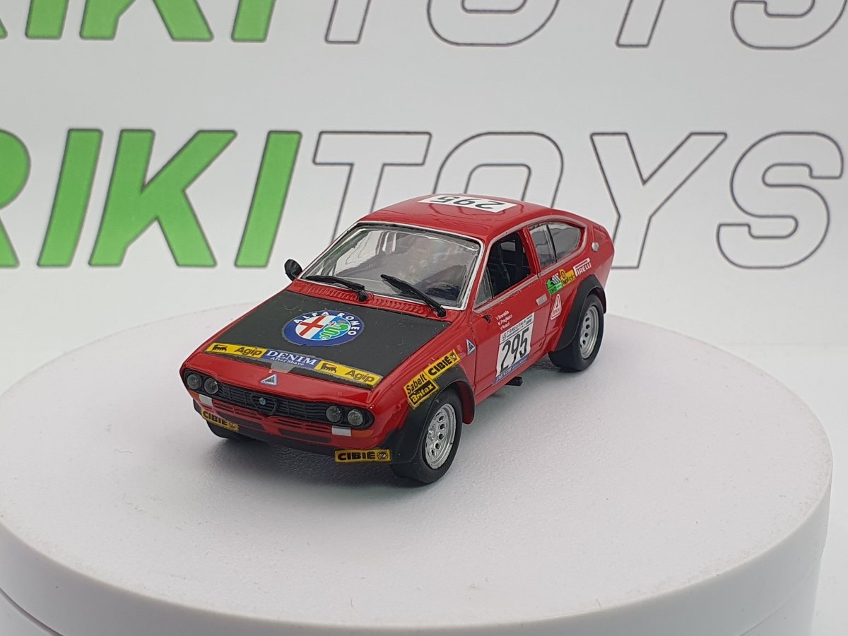 Alfa Romeo Alfetta GTV Edicola 1/43 Rosso 1976 - RikiToys - Edicola