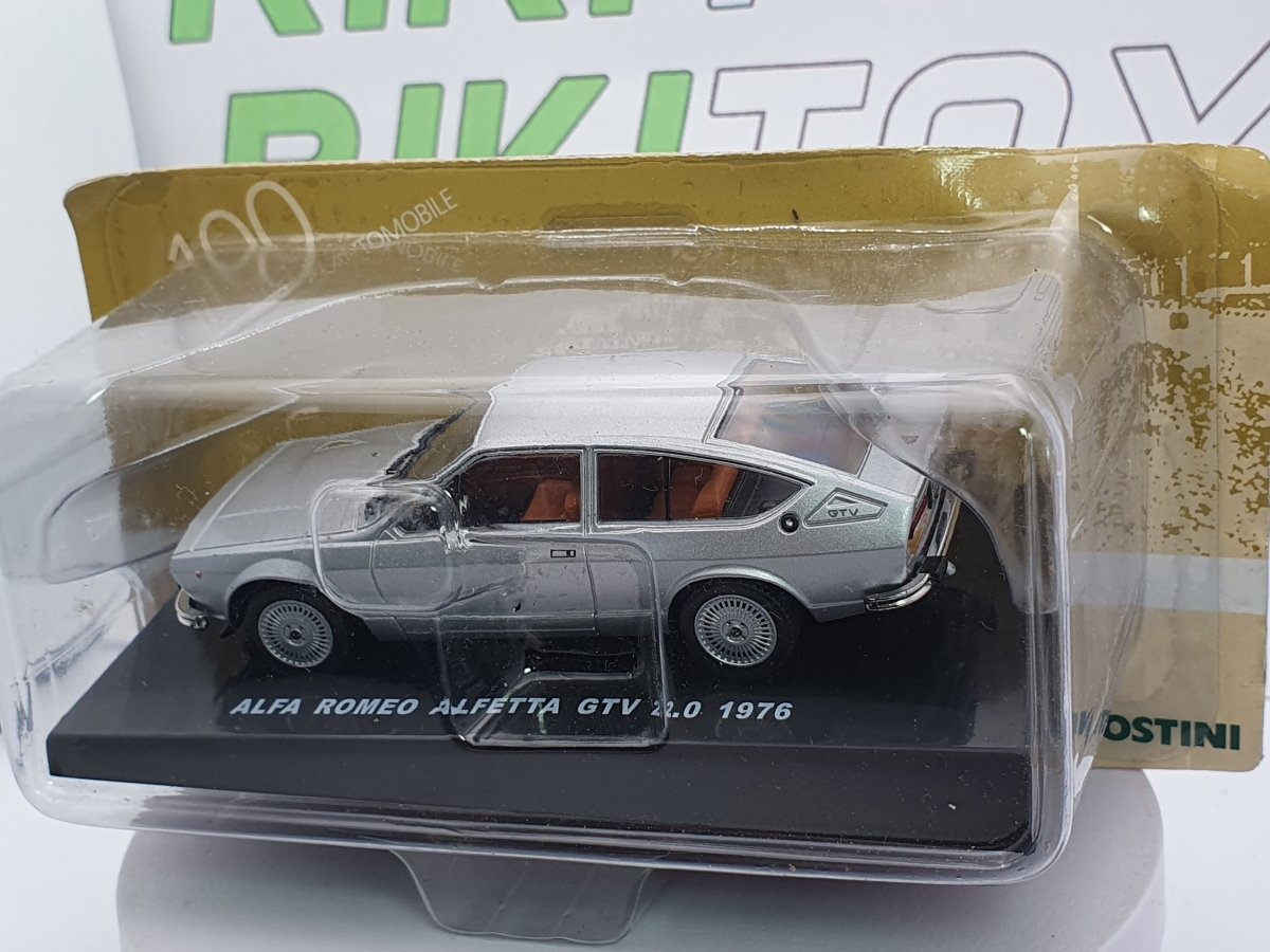 Alfa Romeo Alfetta GTV Solido 1/43 Nero 1976 - RikiToys - Solido