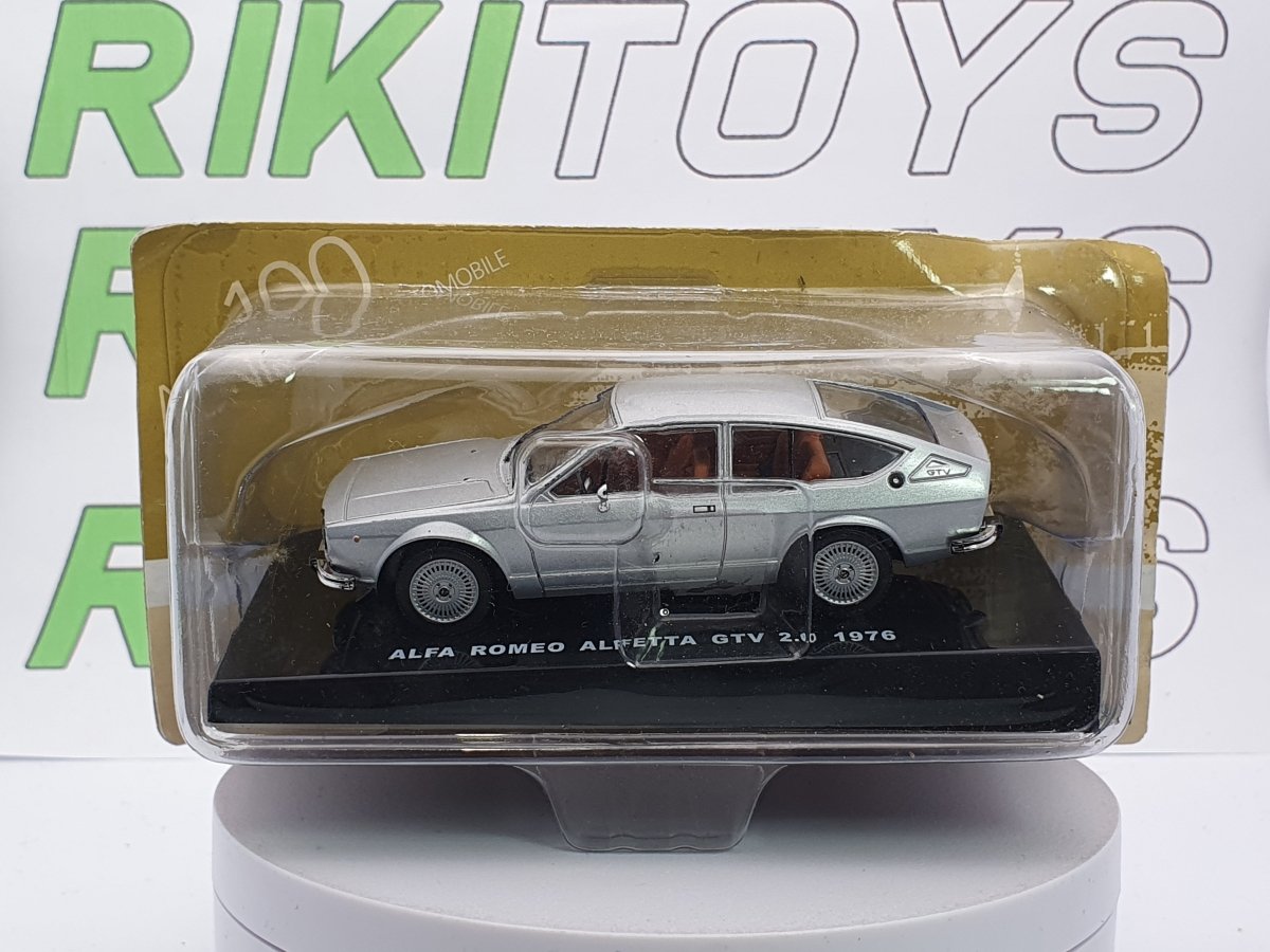 Alfa Romeo Alfetta GTV Solido 1/43 Nero 1976 - RikiToys - Solido
