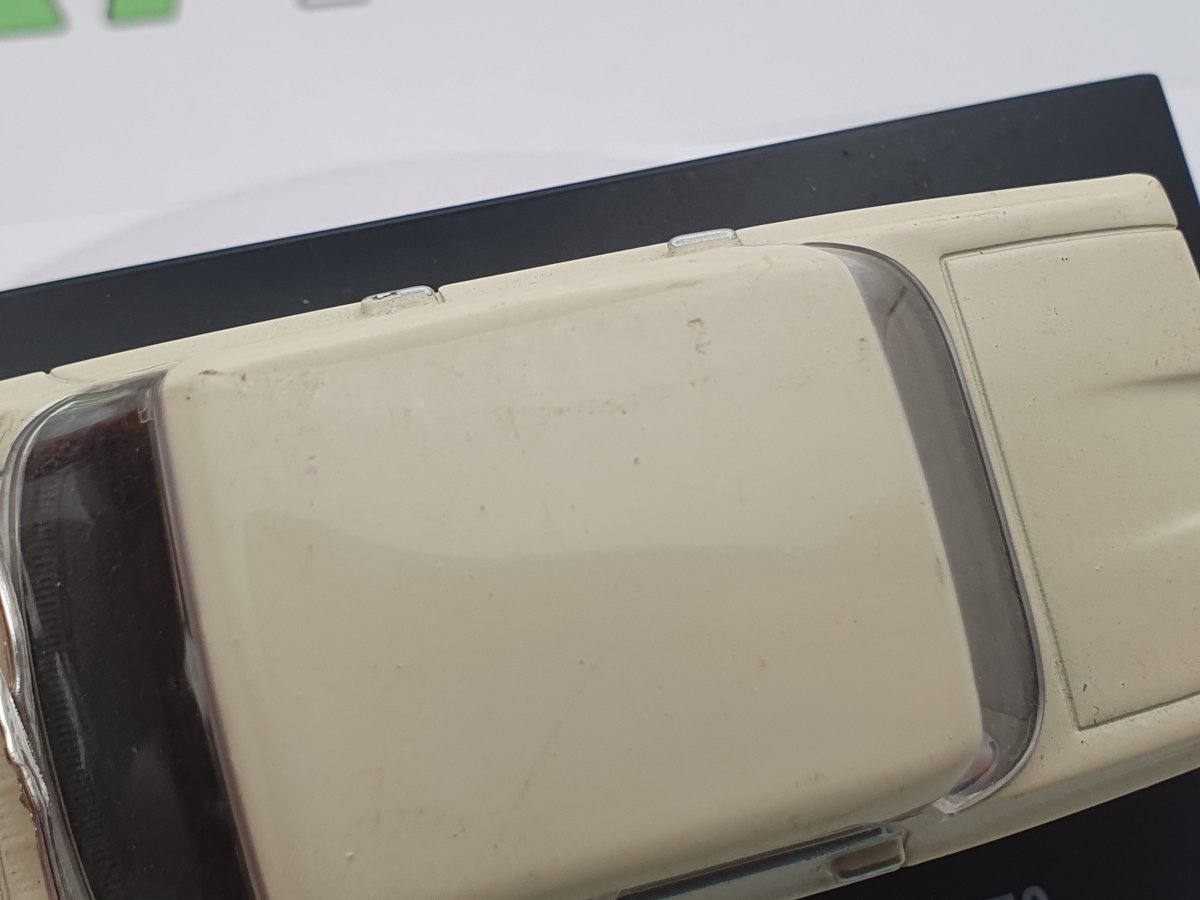 Alfa Romeo Giulia 1600 Super Edicola 1/43 Bianco 1970 - RikiToys - Edicola