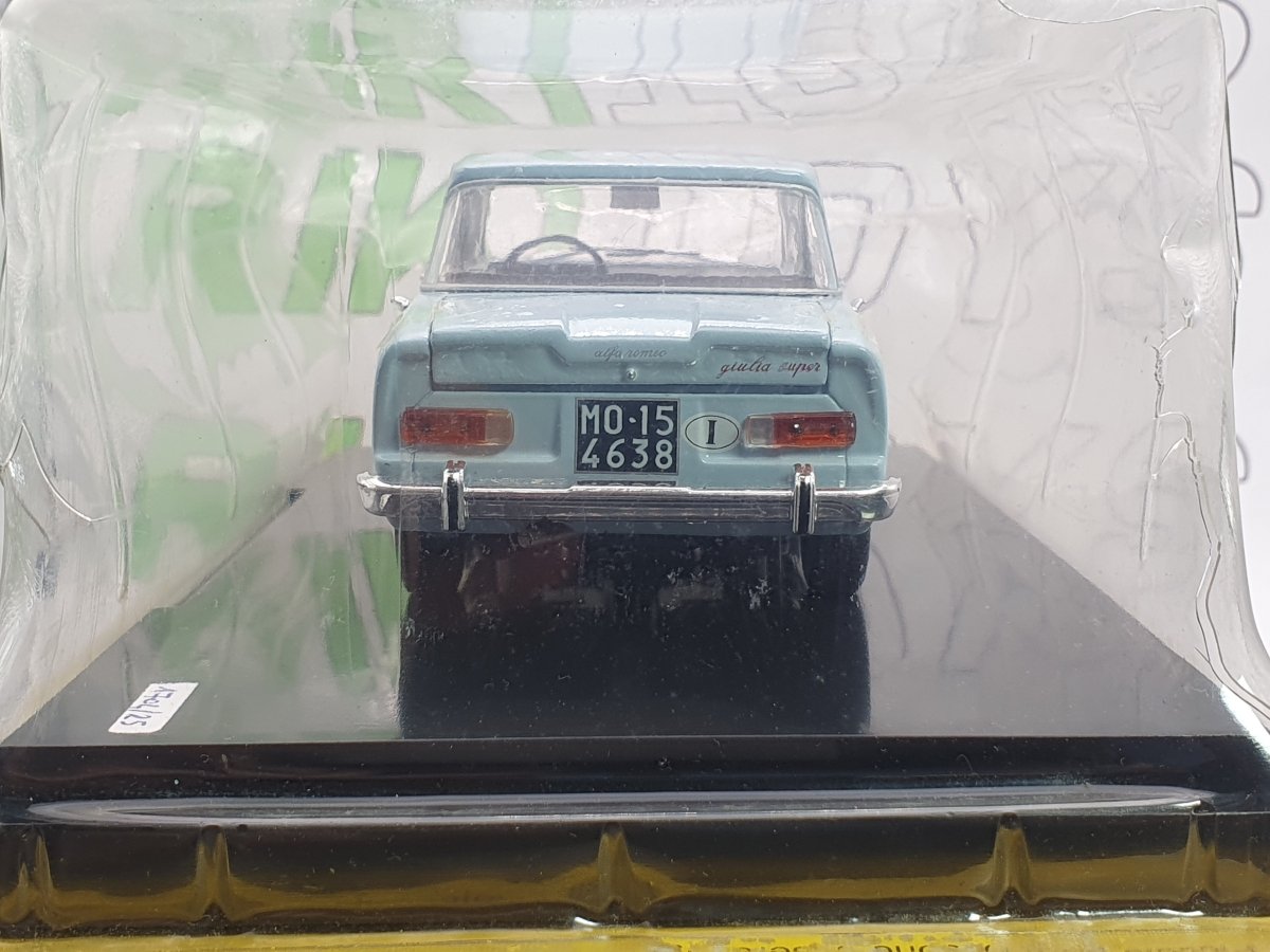 Alfa Romeo Giulia berlina Leo Models 1/24 Azzurro 1965 - RikiToys - Leo Models