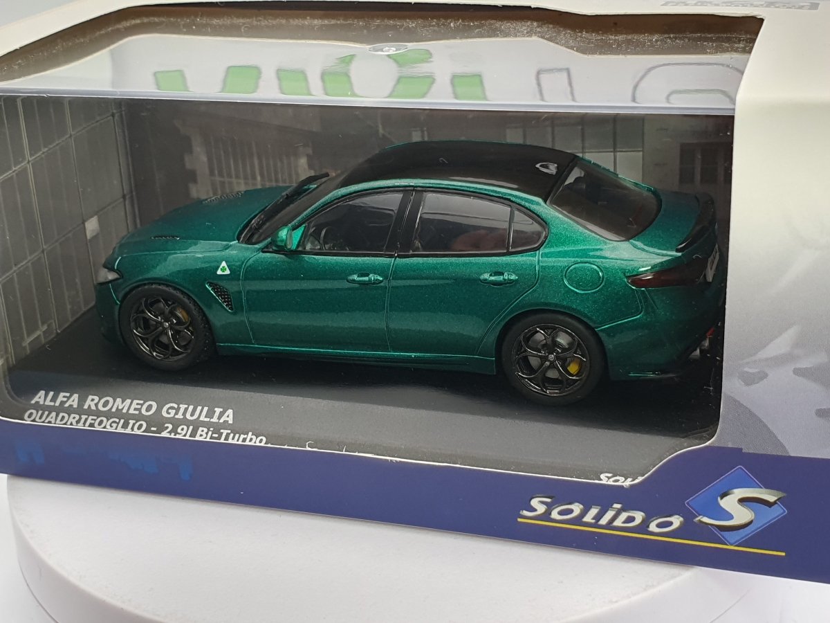 Alfa Romeo Giulia Quadrifoglio Solido 1/43 Verde 2020 - RikiToys - Solido