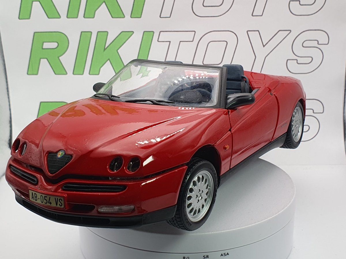 Alfa Romeo Spider 916 Maisto 1/18 Rosso 1996 - RikiToys - Maisto