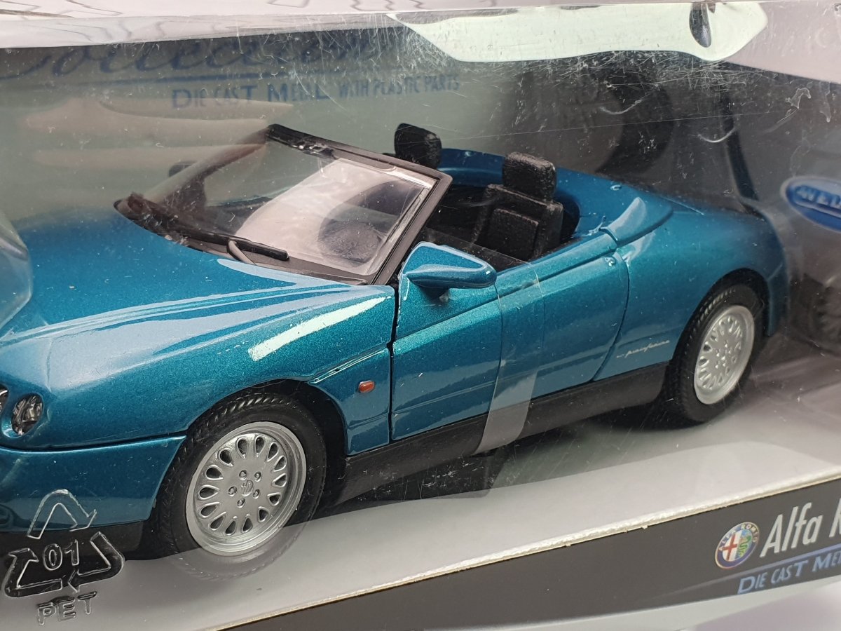 Alfa Romeo Spider 916 Welly 1/24 Verde - RikiToys - Welly#
