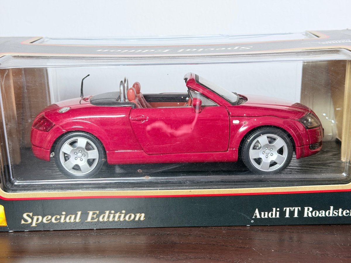 Audi TT Cabrio MK 1 Maisto 1/18 Rosso 1999 - RikiToys - Maisto#