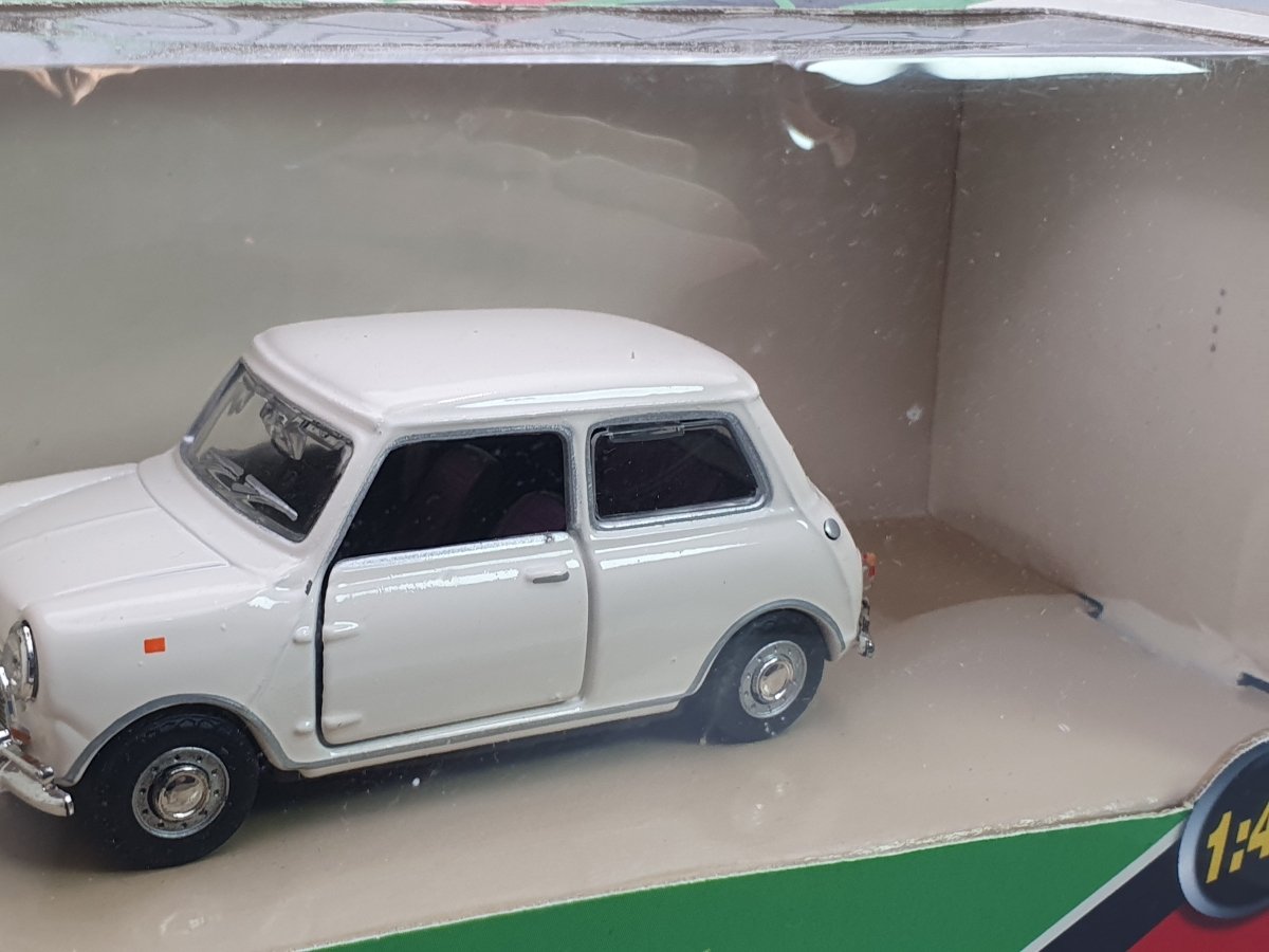 Austin Mini Cooper Cararama 1/43 Bianco 1965 - RikiToys - Cararama
