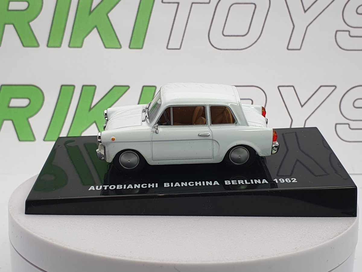Autobianchi Bianchina 4 posti Edicola 1/43 Bianco 1962 - RikiToys - Edicola