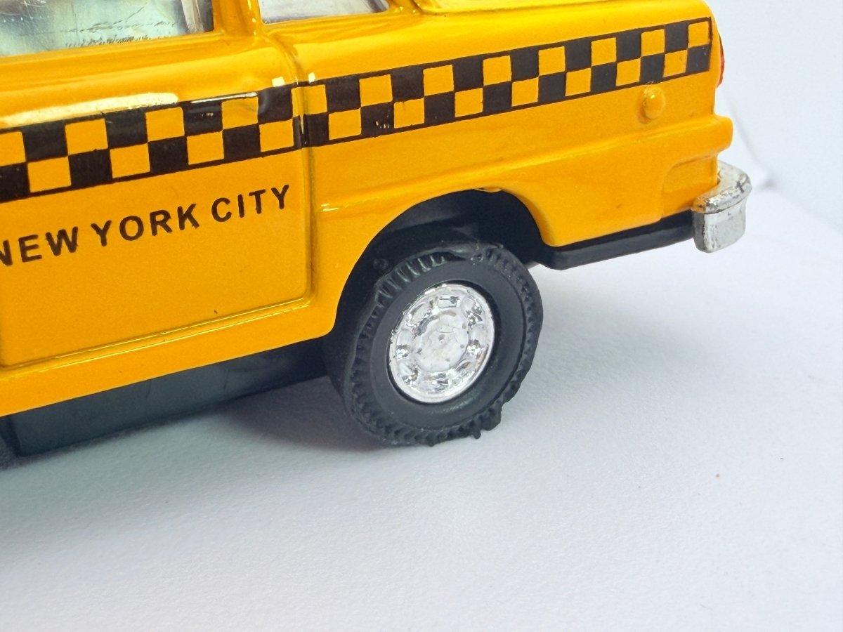 Checker Taxi New York 1/43 Giallo - RikiToys - RikiToys