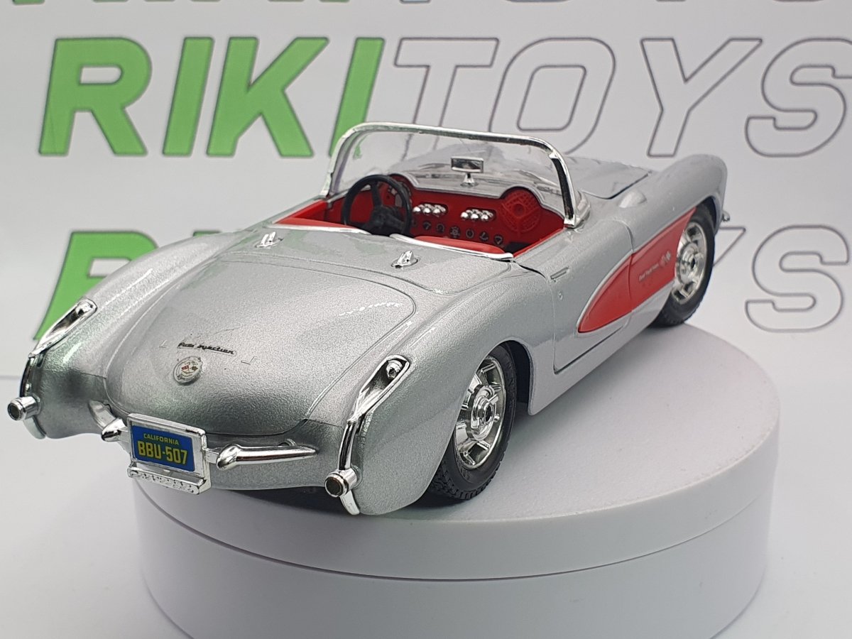 Chevrolet Corvette Burago 1/24 Argento 1957 - RikiToys - Burago