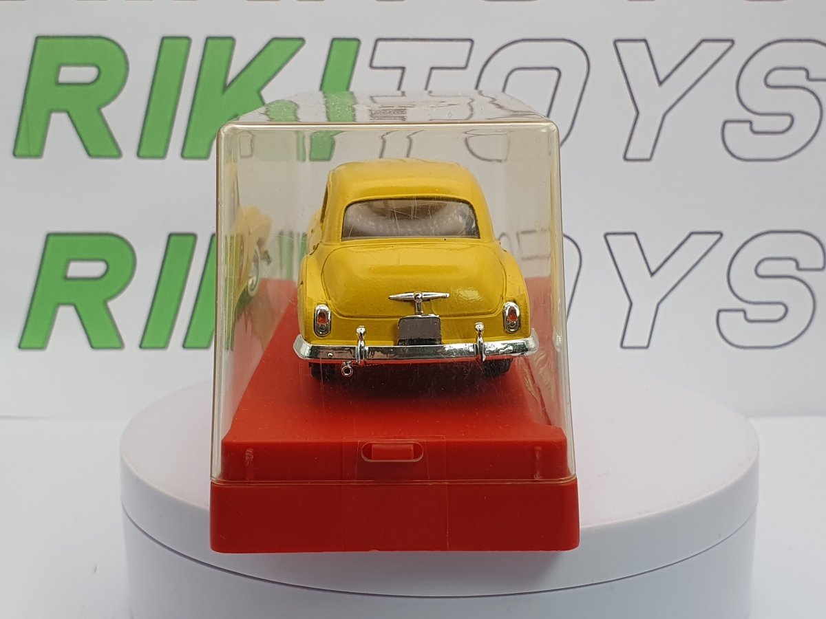 Chevrolet Sedan Solido 1/43 Giallo - RikiToys - Solido#