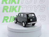Chevrolet Suburban Kinsmart 1/36 Nero 1950 - RikiToys - Kinsmart