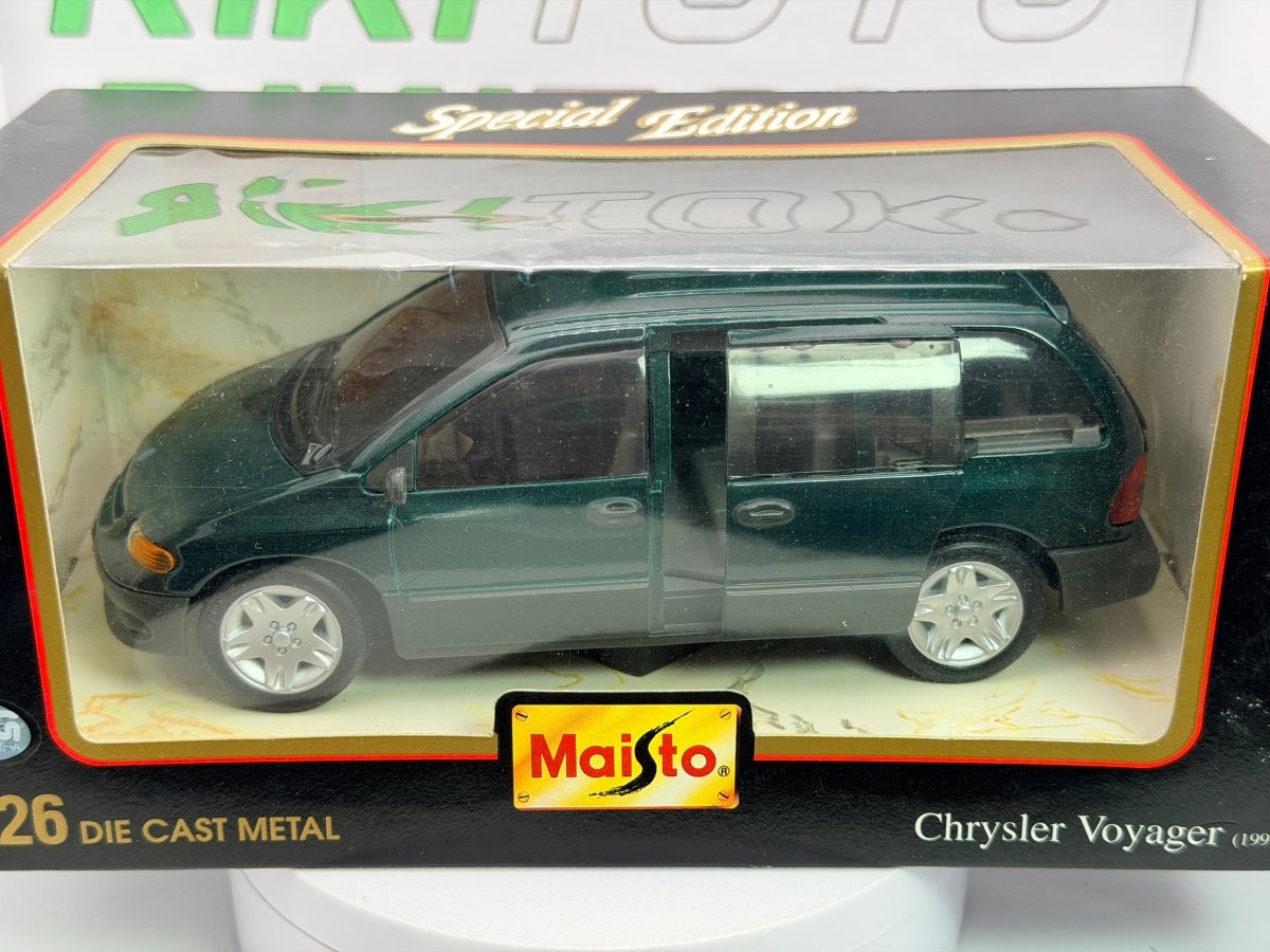 Chrysler Voyager 2 Maisto 1/26 Blu metallizzato 1996 - RikiToys - Maisto