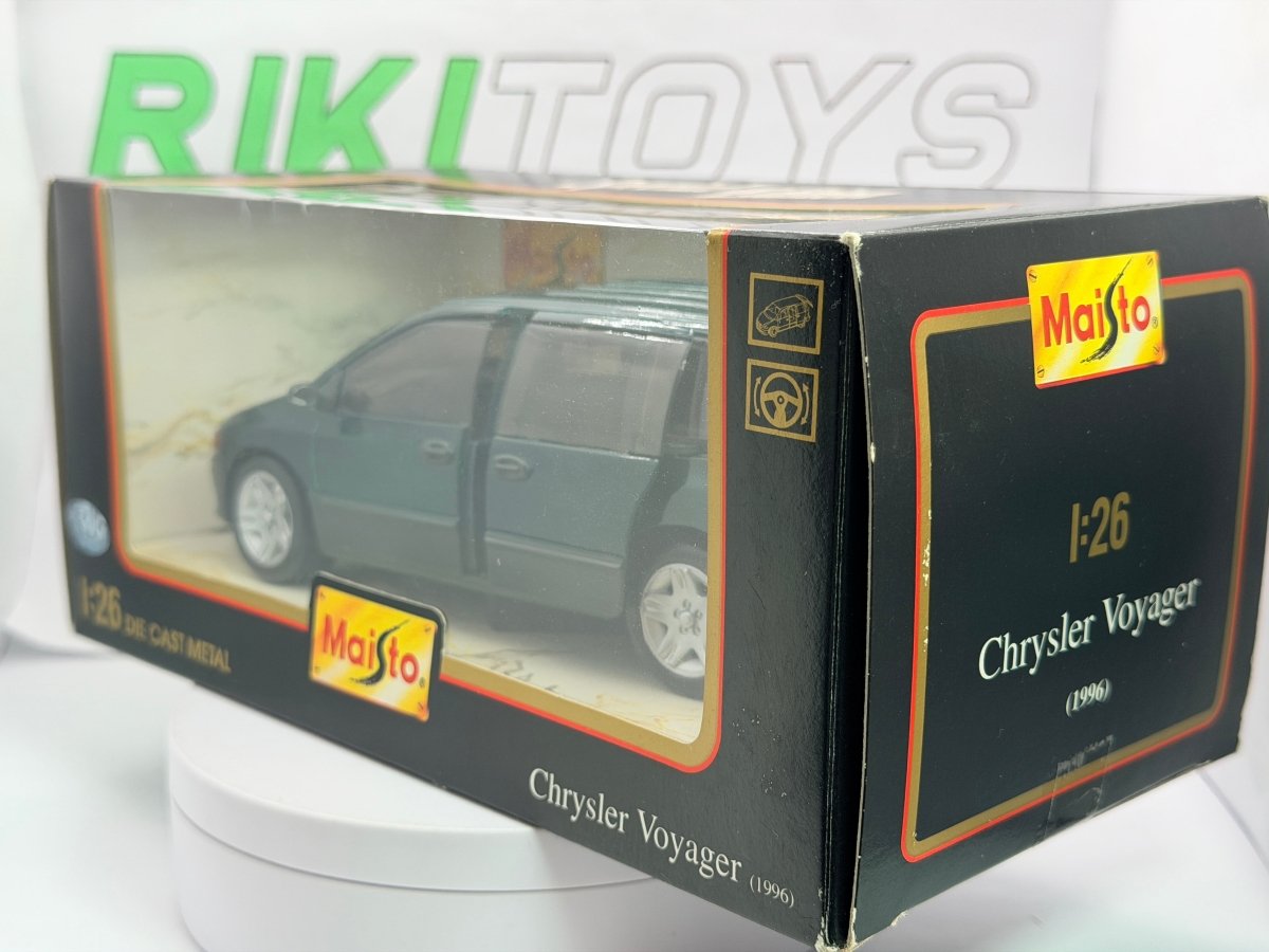 Chrysler Voyager 2 Maisto 1/26 Blu metallizzato 1996 - RikiToys - Maisto
