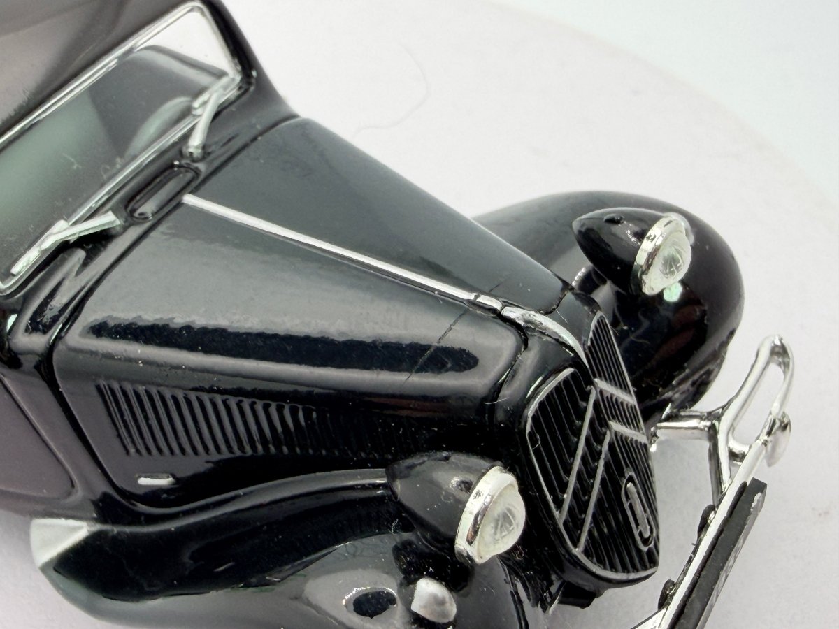 Citroen Traction Avant 11 Edicola 1/43 Nero 1953 - RikiToys - Edicola