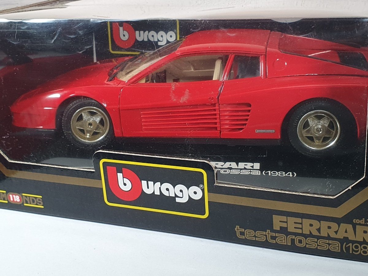 Ferrari Testarossa Burago 1/18 Rosso 1984 - RikiToys - Burago