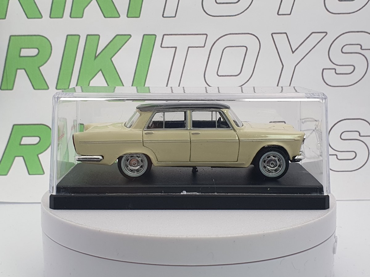 Fiat 2300 Lusso Norev 1/43 Giallo chiaro - RikiToys - Norev