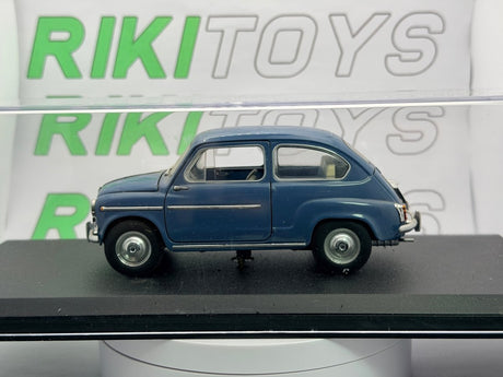 Fiat 600 D Leo Models 1/24 Azzurro - RikiToys - Leo Models