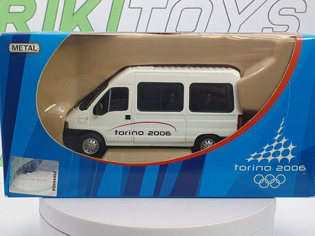 Fiat Ducato Minibus Majorette 1/50 Bianco 2006 - RikiToys - Majorette