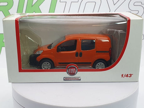 Fiat Fiorino Combi Norev 1/43 Arancione - RikiToys - Norev