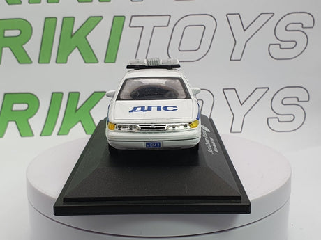 Ford Crown Victoria Edicola 1/43 Bianco 1998 - RikiToys - Edicola