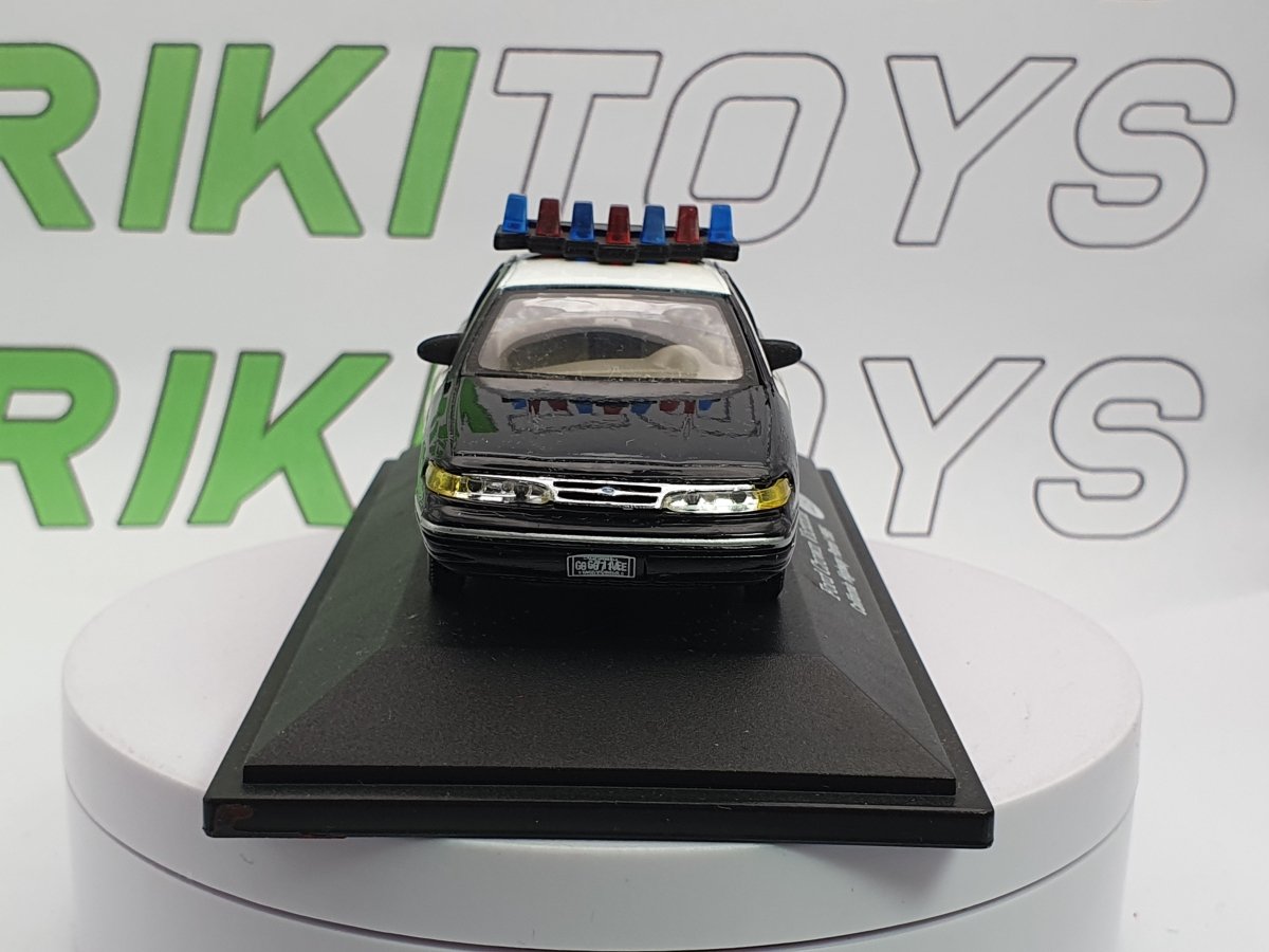 Ford Crown Victoria Edicola 1/43 Nero 1995 - RikiToys - Edicola