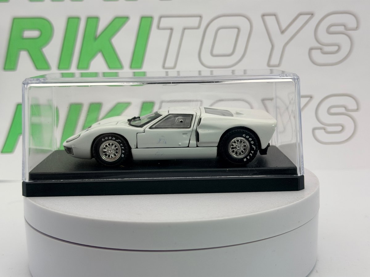 Ford GT 40 Universal Hobbies 1/43 Bianco 1964 - RikiToys - Universal Hobbies