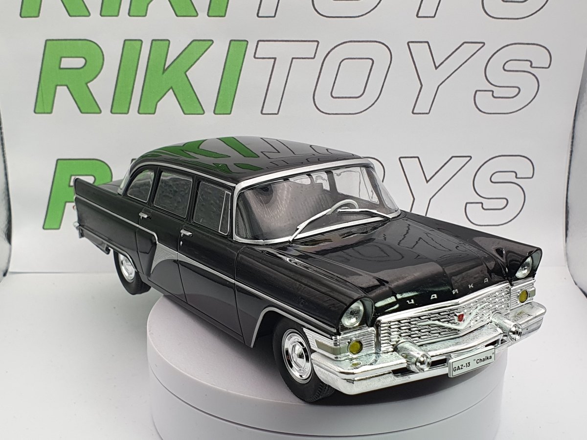 GAZ Tchaika Whitebox 1/24 Nero - RikiToys - Whitebox