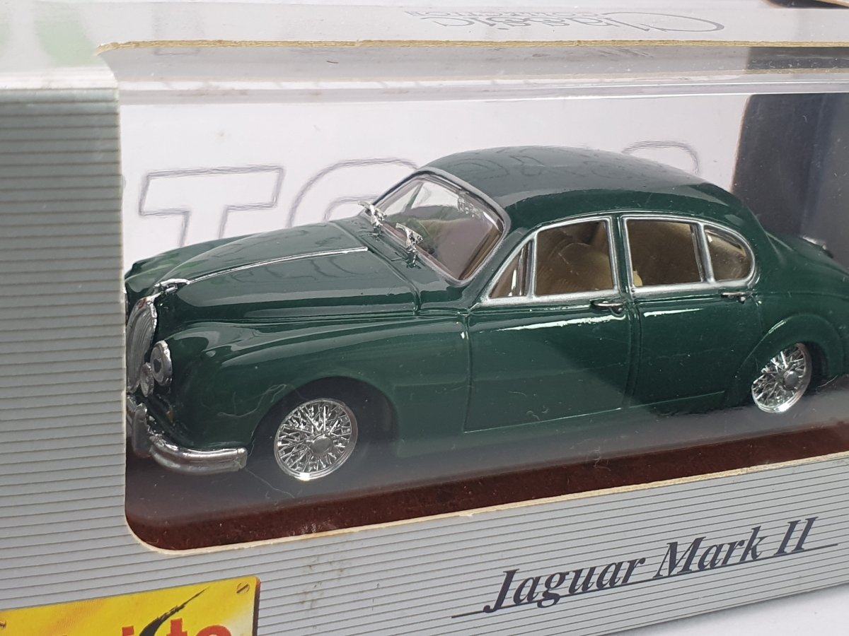 Jaguar MK2 Maisto 1/43 Verde 1959 - RikiToys - Maisto