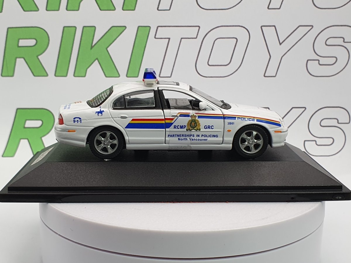 Jaguar S Type Edicola 1/43 Bianco 2002 - RikiToys - Edicola
