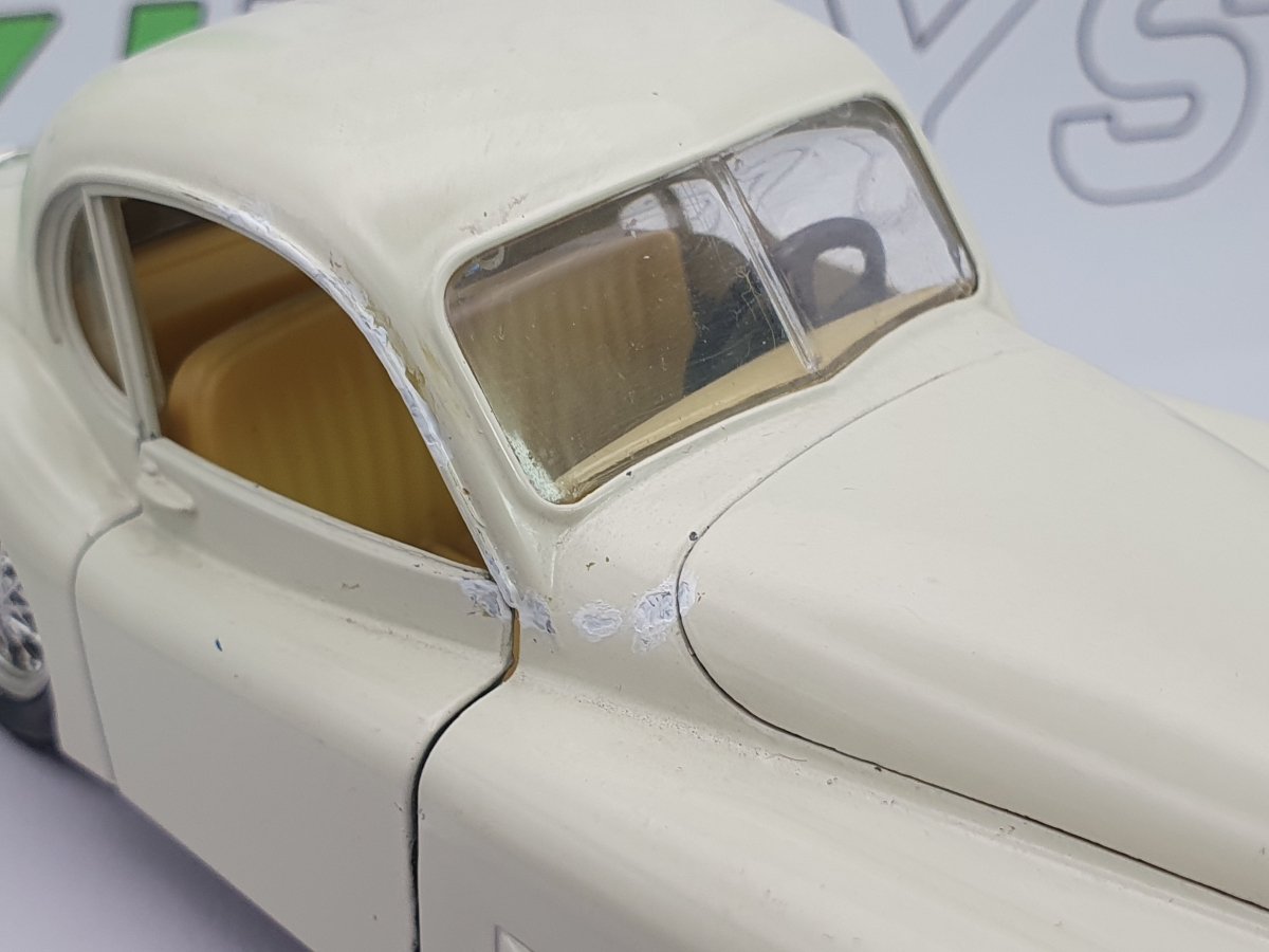 Jaguar XK 120 Burago 1/24 Bianco 1948 - RikiToys - Burago#