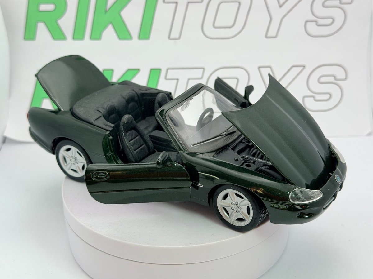 Jaguar XK8 Cabrio Maisto 1/24 Verde 1997 - RikiToys - Maisto