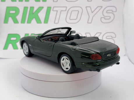 Jaguar XK8 Cabrio Maisto 1/24 Verde 1997 - RikiToys - Maisto