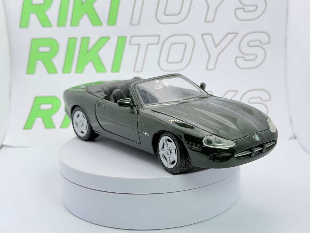 Jaguar XK8 Spider Maisto 1/24 Verde - RikiToys - Maisto#