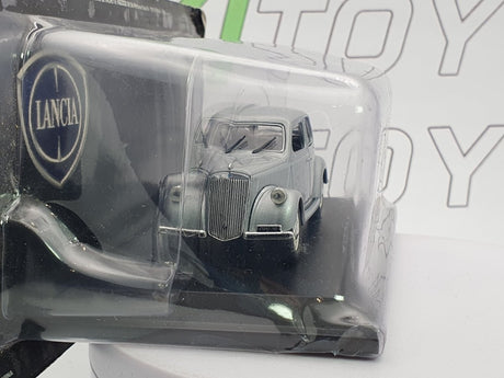 Lancia Ardea 4 Serie Norev 1/43 Argento 1949 - RikiToys - Norev